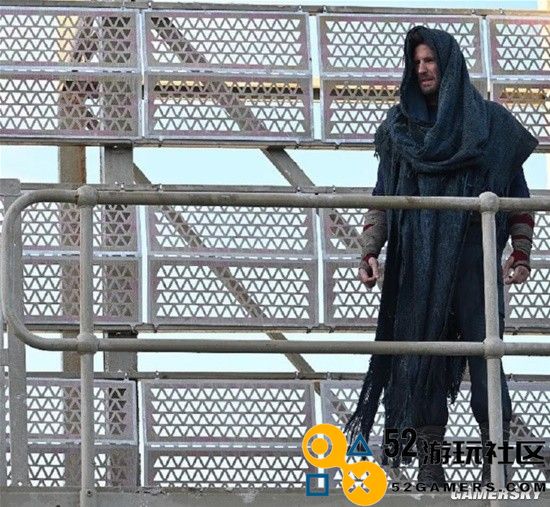 《死侍与金刚狼》新剧照释出:美队再度回归化身霹雳火