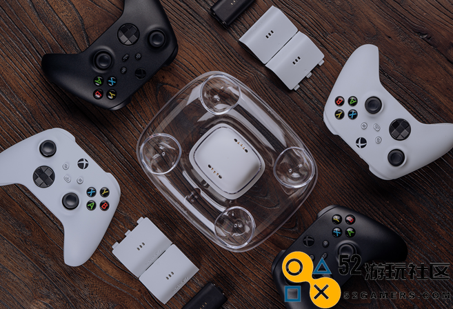 好事成双，八位堂猎户座Xbox版手柄、燃云双充底座同获2023红点奖