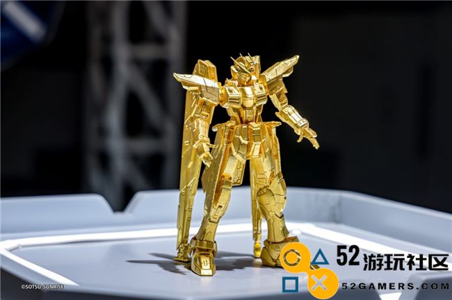 “黄金高达”亮相就受追捧，老凤祥年轻化战略大获成功