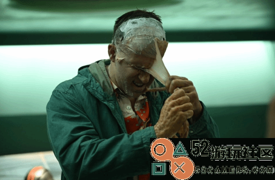《死侍3》小贱贱晒自己卸妆照：千万别直接撕下硅胶!