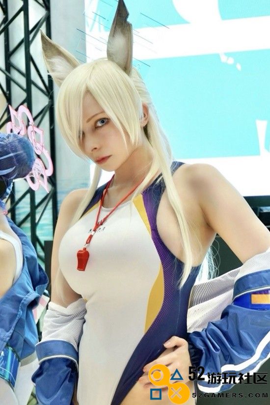 COSPLAY图赏：樱花妹COS《蔚蓝档案》康娜死库水泳衣难掩肉感身材