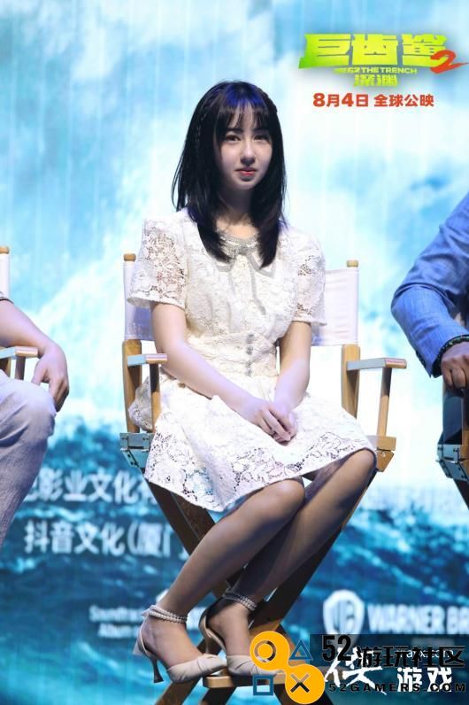 《巨齿鲨2：深渊》发布会杰森·斯坦森、吴京合体