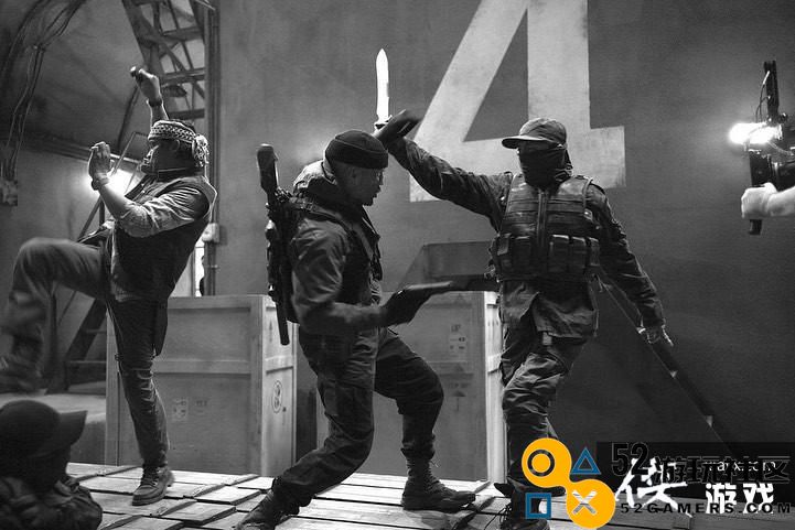 动作大片《敢死队4》新片场照杰森斯坦森和托尼贾出击