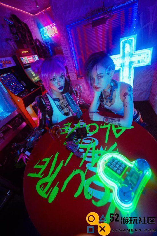 痞气加帅气！日本绝美小姐姐COS《赛博朋克2077》丽塔与朱迪超还原