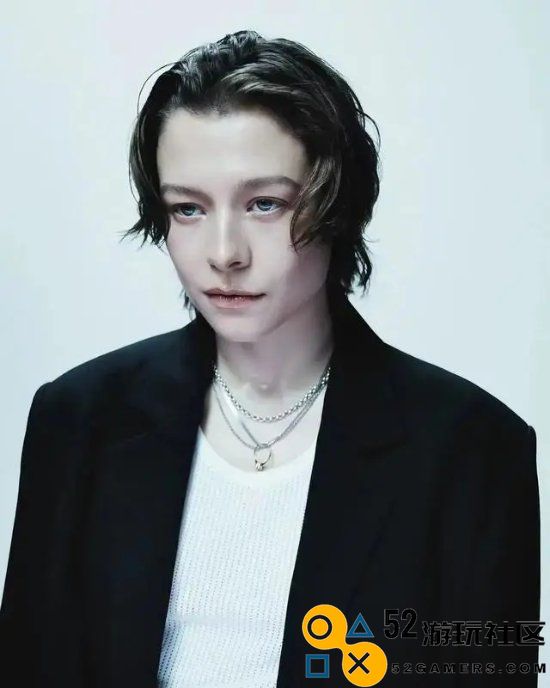 《龙之家族》第二季因女同接吻情节遭水友狂评最低分，争议不断引发热议