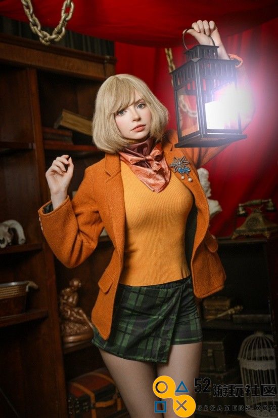 COSPLAY美图欣赏：艾什莉身穿《FF7RE》泳装装扮爱丽丝纤细身材尽显魅力