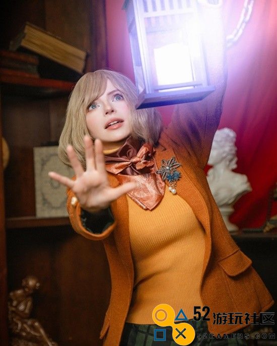 COSPLAY美图欣赏：艾什莉身穿《FF7RE》泳装装扮爱丽丝纤细身材尽显魅力