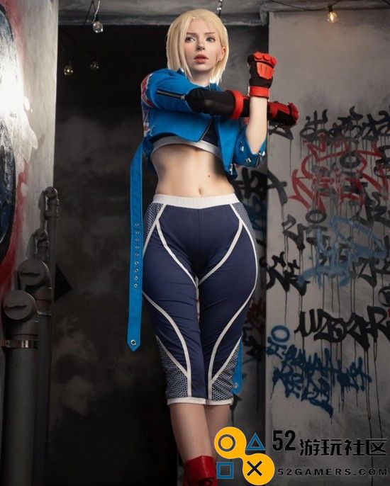 COSPLAY美图欣赏：艾什莉身穿《FF7RE》泳装装扮爱丽丝纤细身材尽显魅力