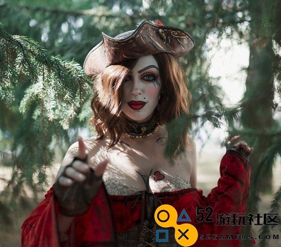 小姐姐精彩COS《无主之地3》莫西：妖艳魅惑完美再现角色魅力