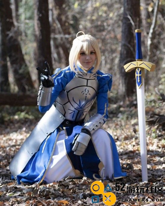 COSPLAY精彩赏析：俄妹化身《Fate》Saber泳装版呆毛王引人注目