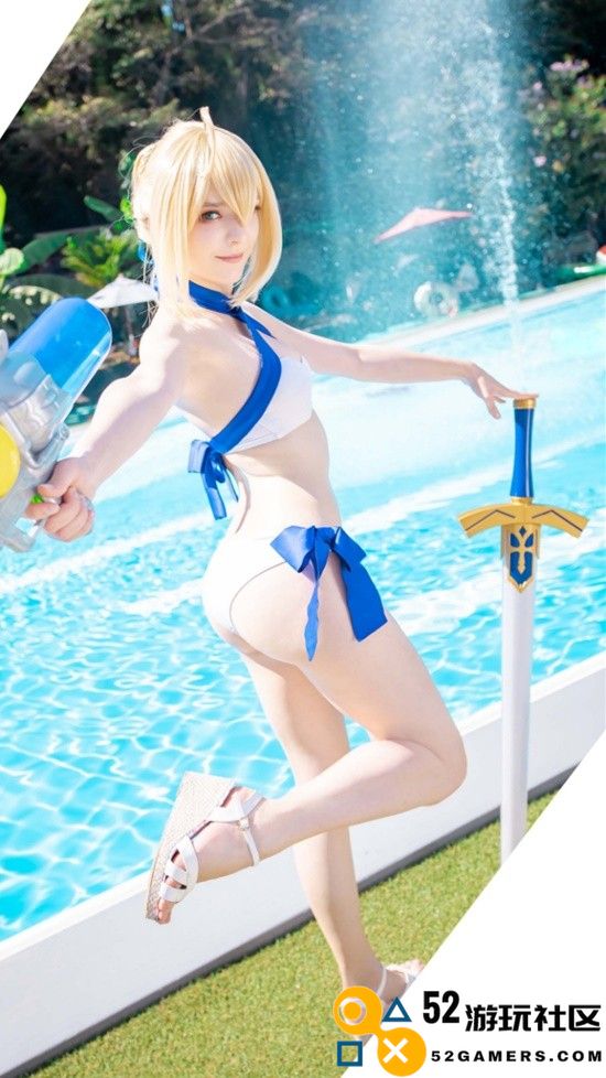 COSPLAY精彩赏析：俄妹化身《Fate》Saber泳装版呆毛王引人注目