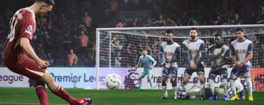 《EA SPORTS FC 25》中拖后组织核心游荡职责的作用及其重要性解析