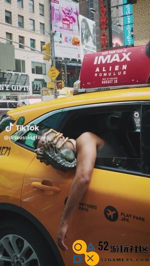 《异形:夺命舰》中抱脸虫入侵纽约，路人惊慌失措全身抽搐惨状曝光
