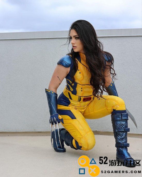 新宇宙开启？女模特完美再现《死侍与金刚狼》性转Cosplay造型