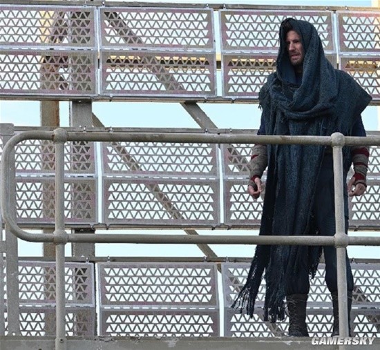 《死侍与金刚狼》新剧照释出：美队再度回归化身霹雳火