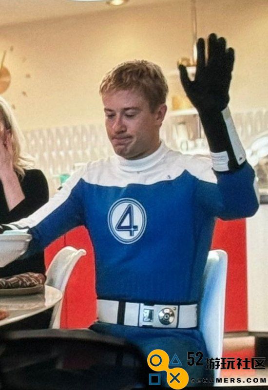 《新神奇四侠》复古未来风格制服首度曝光用户热烈讨论引发关注