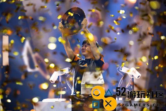 晨报：儿童电竞世界杯《街霸6》获胜《死侍3》全球票房突破十亿美元大关