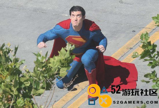 《超人》大量片场照流出!新超人黄色腰带、裤衩外穿