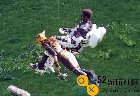 滚导版《超人》片场照公开：齐聚草地如同化装舞会