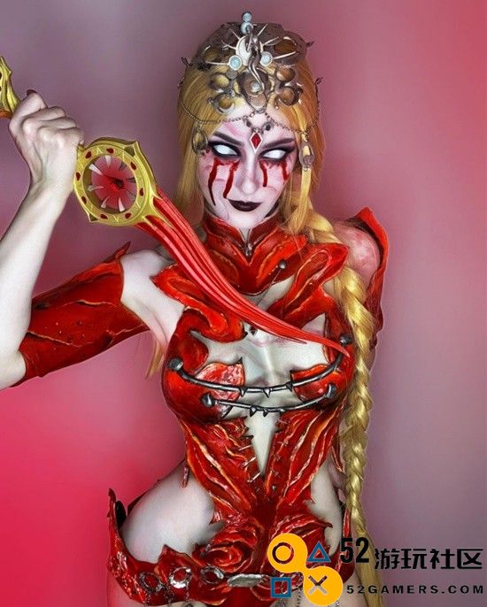 COSPLAY图赏：瑞士小姐姐COS《老头环》女武神二阶段尽显身材