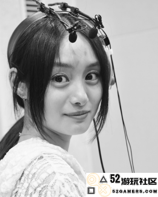 小岛秀夫晒《死搁2》工作照：女星忽那汐里笑容可爱