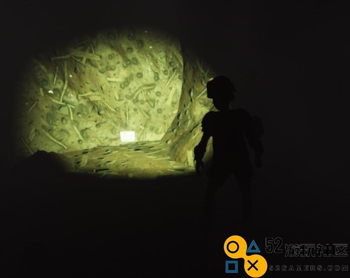 《禁闭求生》中红蚁丘汉堡小哥的芯片具体位置是什么？