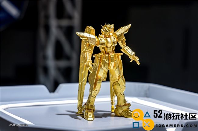 “黄金高达”一经推出便引发热潮，老凤祥成功实施年轻化战略深受年轻消费者喜爱