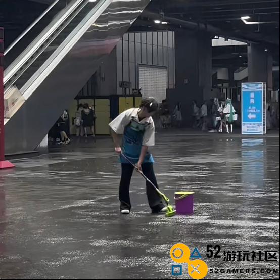 当众脱翔，直接上嘴，这届BW现场太抽象了